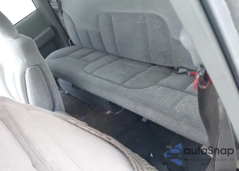 1998 Chevrolet C1500 Fleetside z USA, uszkodzony, nr VIN 2GCEC19R3W1137824